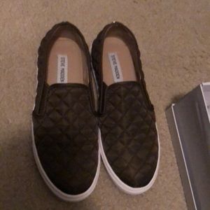 Steve Madden slip on shoes